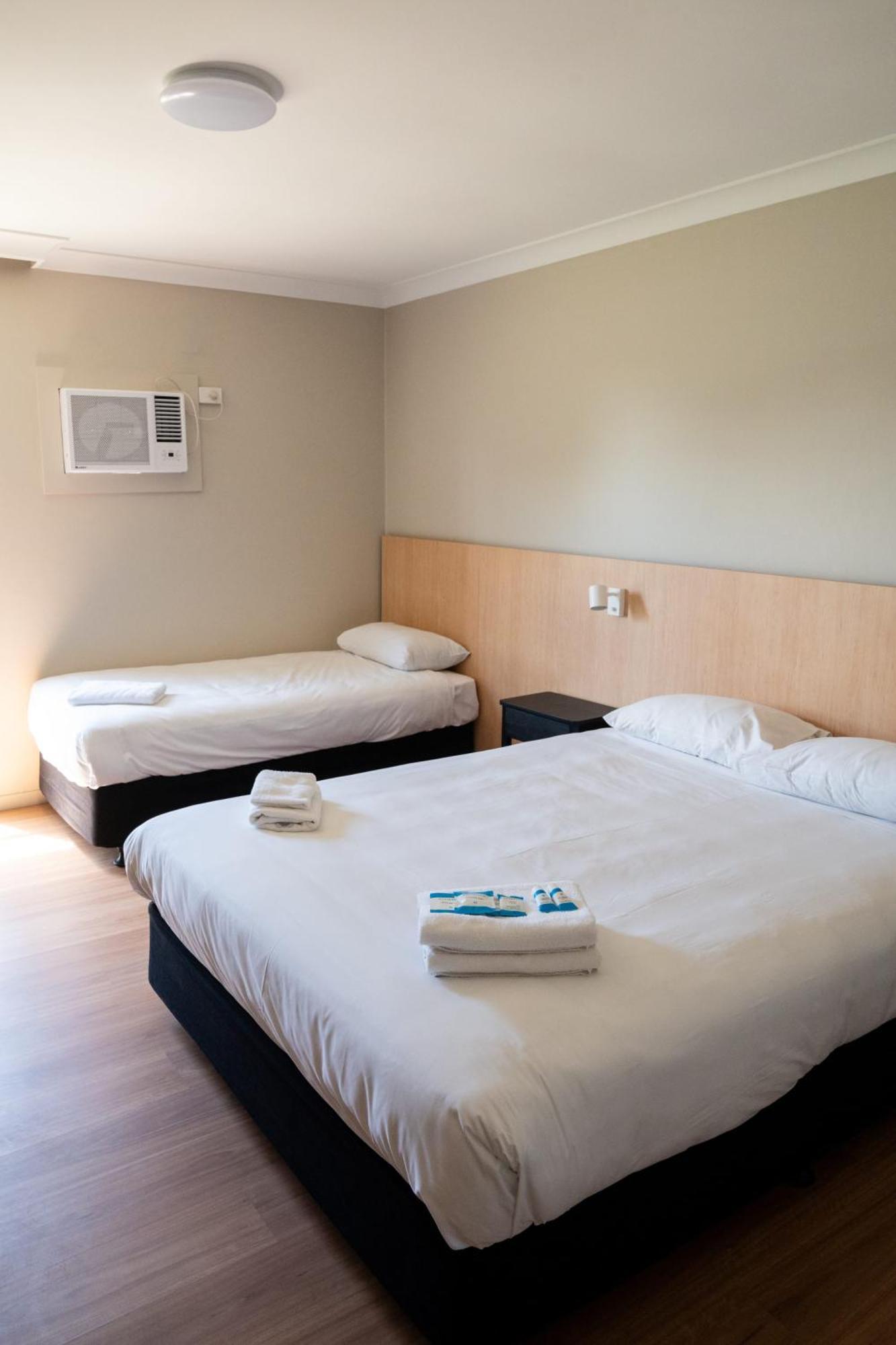 וורוויק פארם El Toro Motel מראה חיצוני תמונה