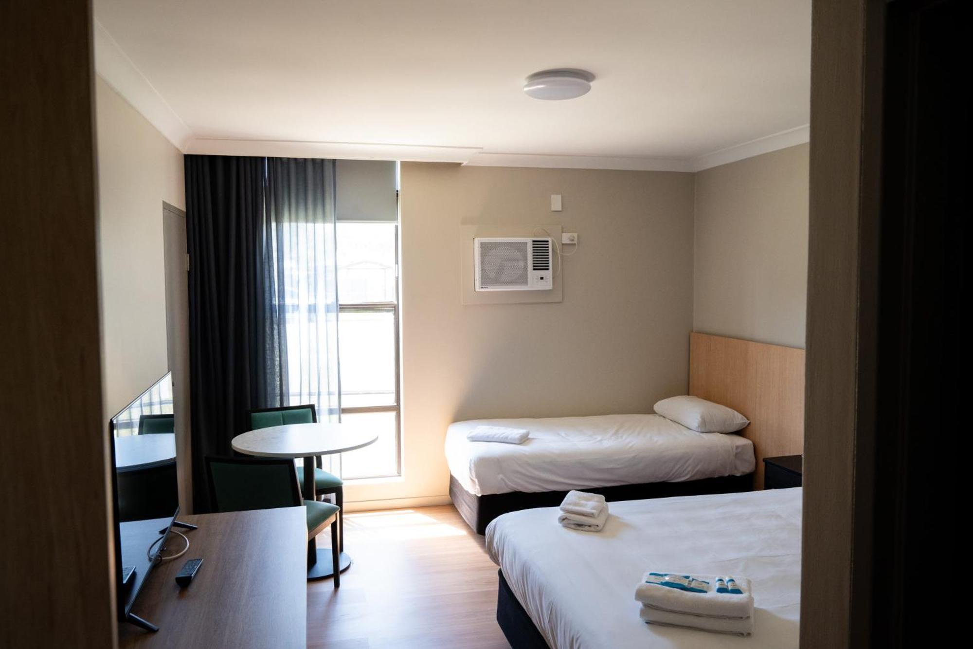 וורוויק פארם El Toro Motel מראה חיצוני תמונה