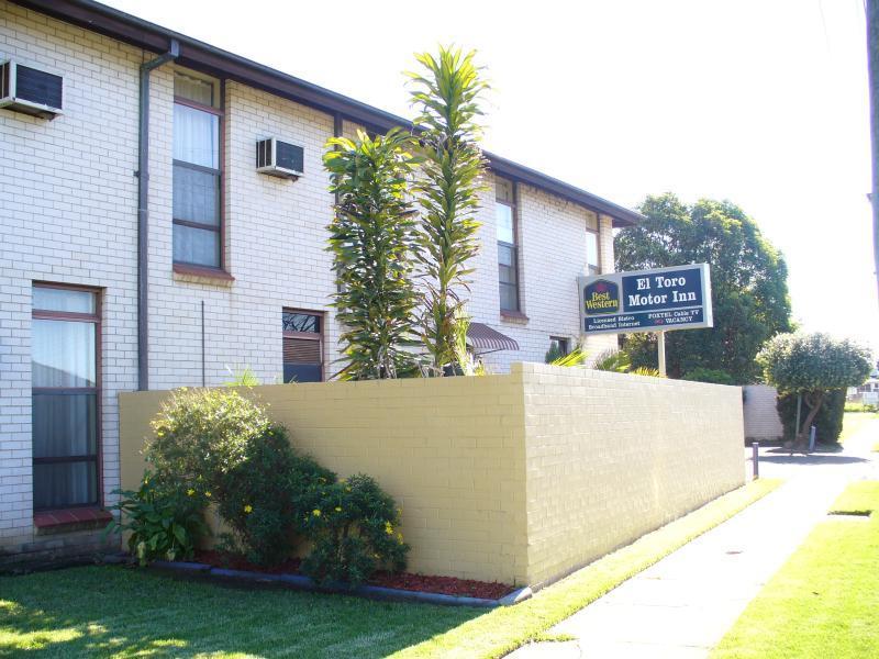וורוויק פארם El Toro Motel מראה חיצוני תמונה