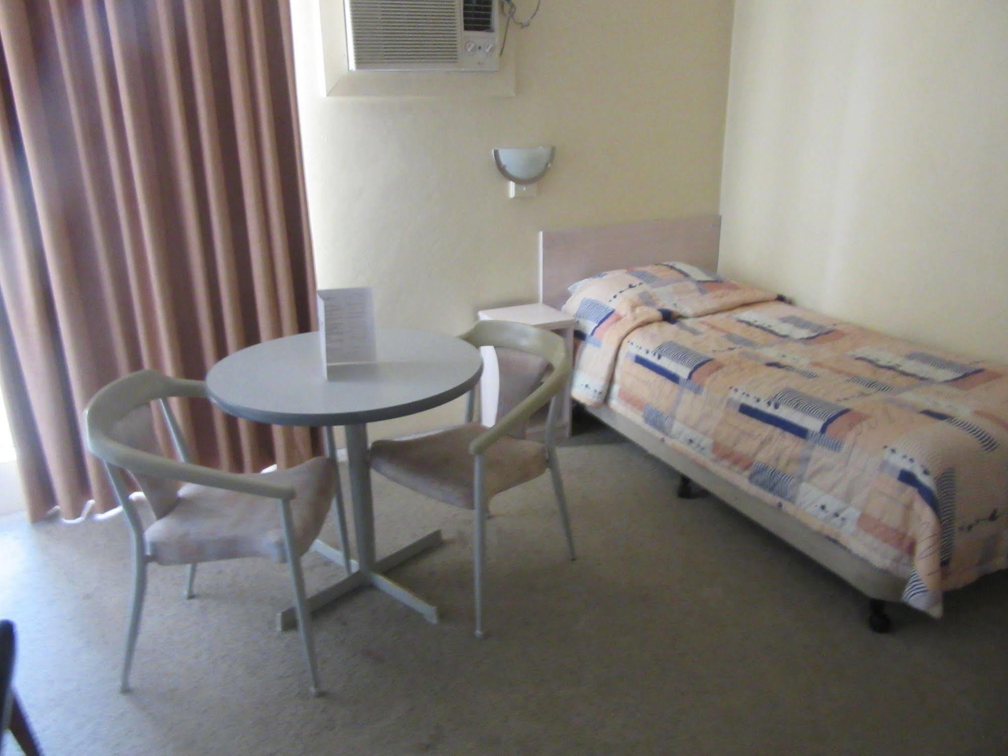 וורוויק פארם El Toro Motel מראה חיצוני תמונה