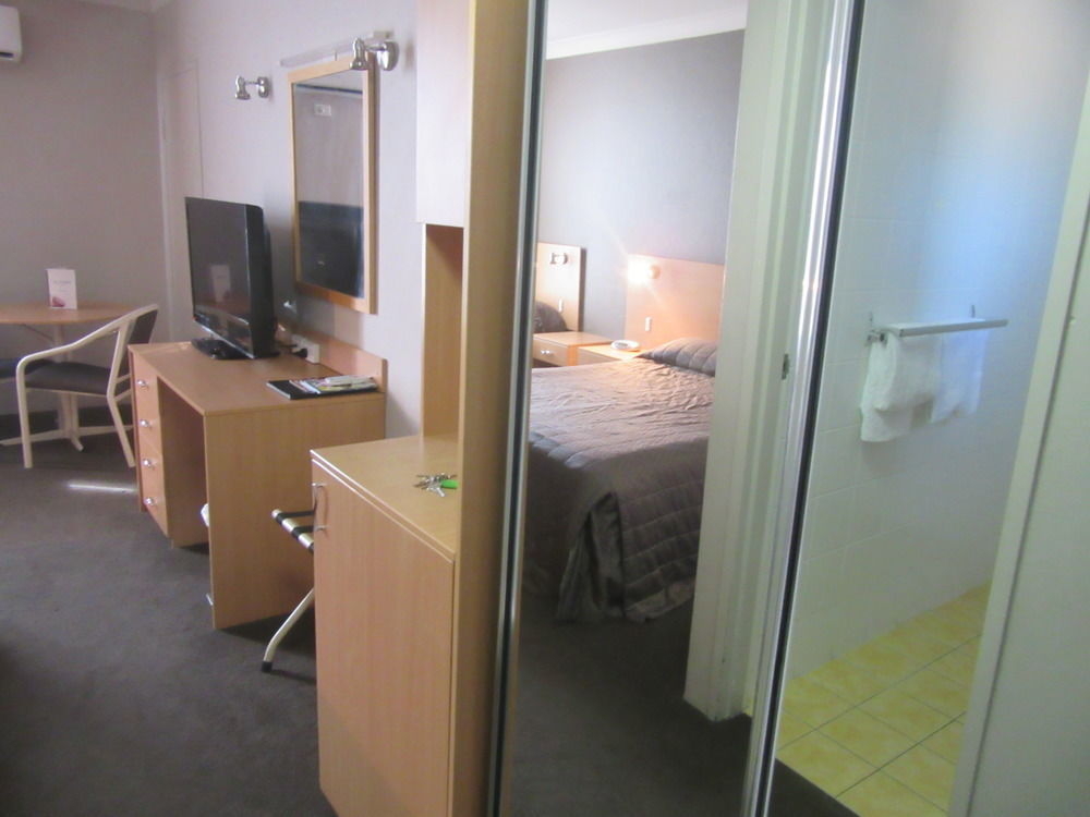 וורוויק פארם El Toro Motel מראה חיצוני תמונה