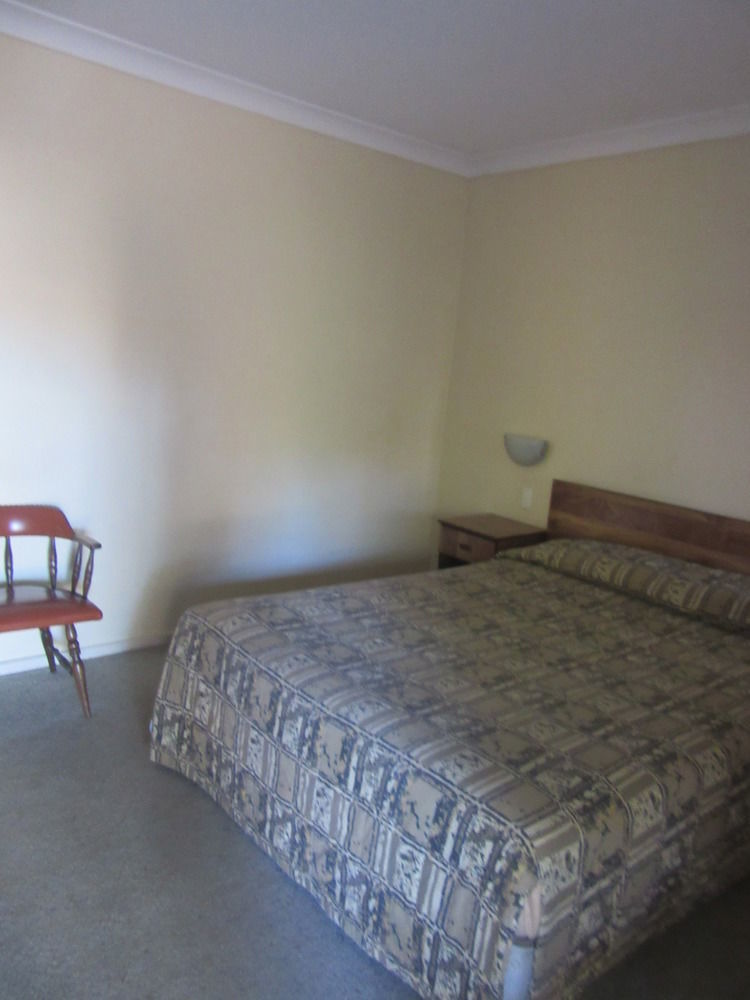 וורוויק פארם El Toro Motel מראה חיצוני תמונה